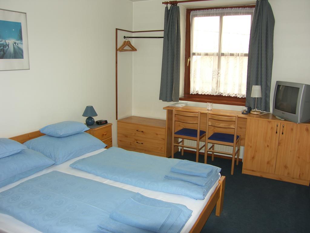 Hotel Adler Panzio Budaörs Esterno foto